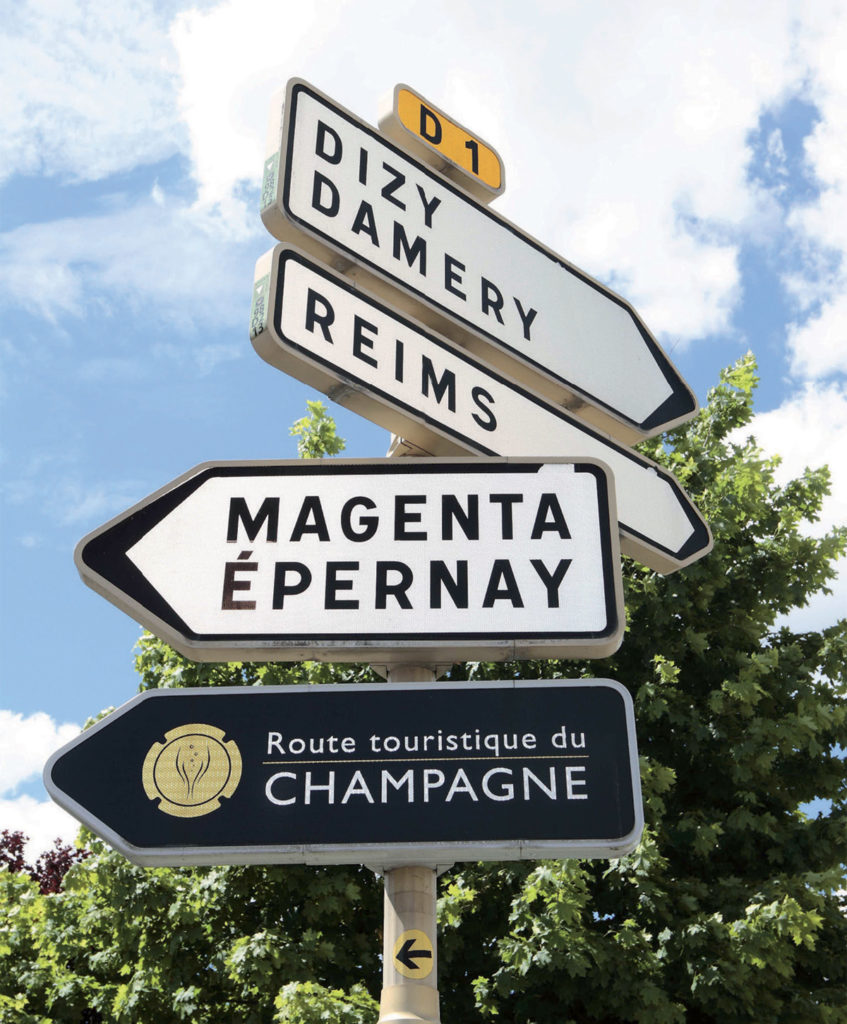 panneaux route touristique de Champagne